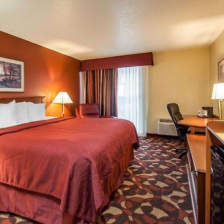 Quality Inn & Suites Kansas City I-435N Near Sports Complex المظهر الخارجي الصورة