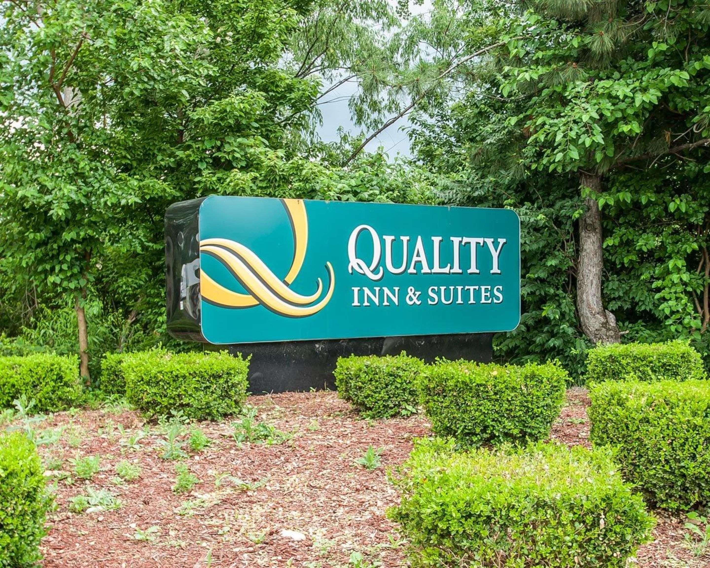 Quality Inn & Suites Kansas City I-435N Near Sports Complex المظهر الخارجي الصورة
