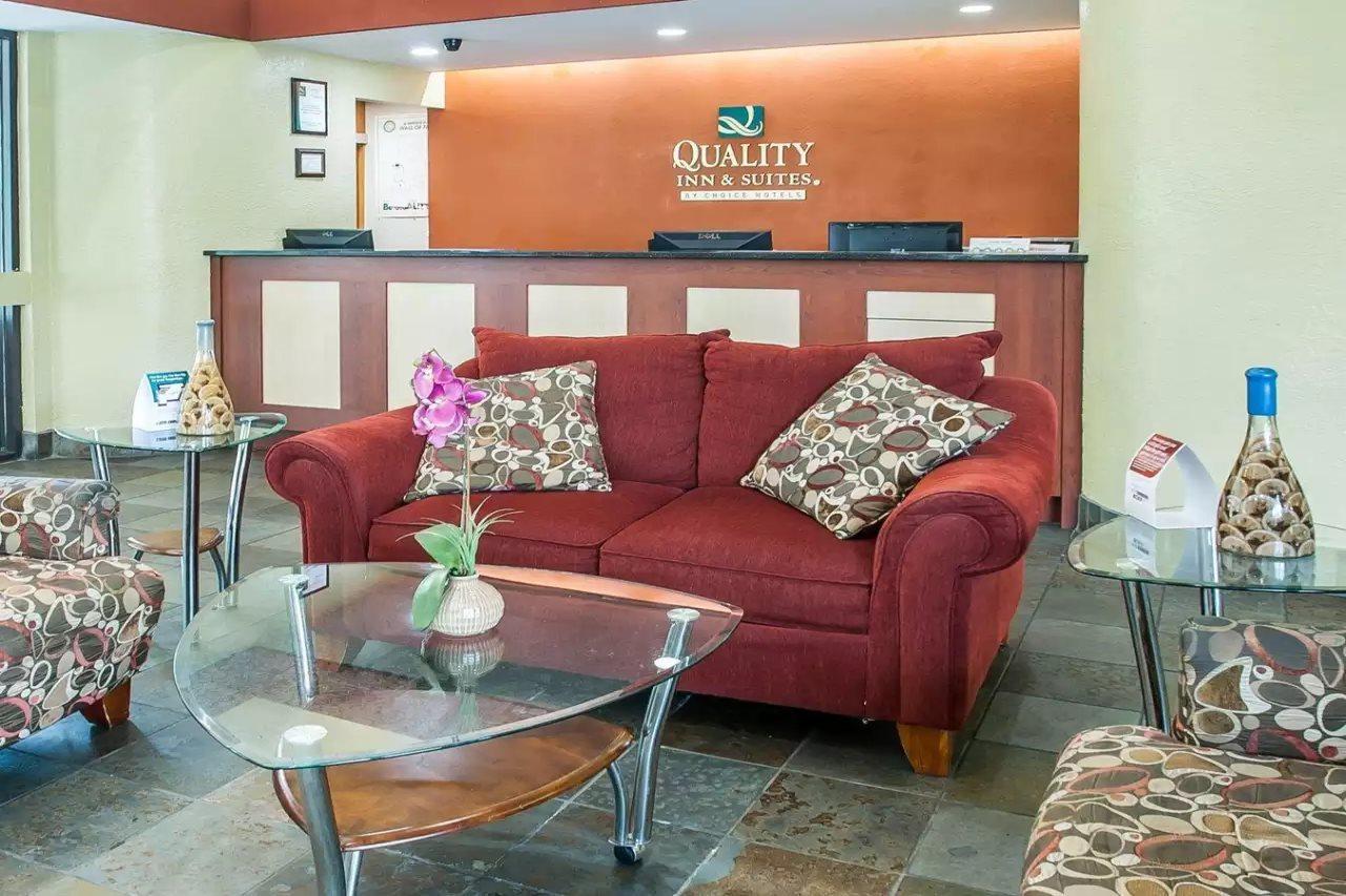 Quality Inn & Suites Kansas City I-435N Near Sports Complex المظهر الخارجي الصورة